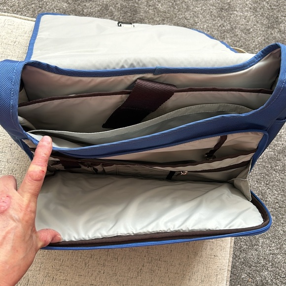 LANDS’ END Laptop Messenger bag- removable strap- NEW unused - Picture 4 of 6